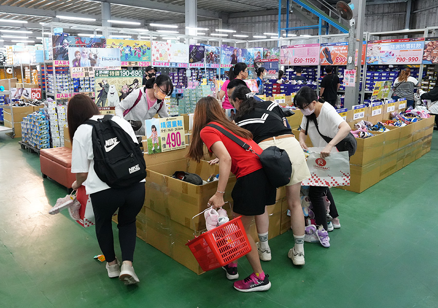 2025【凱英–台中特賣會】母親節戶外運動鞋衣感恩祭!機能運動鞋、卡通童鞋、登山健行鞋、涼拖鞋驚爆2折起! 8 2025【凱英–台中特賣會】母親節戶外運動鞋衣感恩祭!機能運動鞋、卡通童鞋、登山健行鞋、涼拖鞋驚爆2折起!