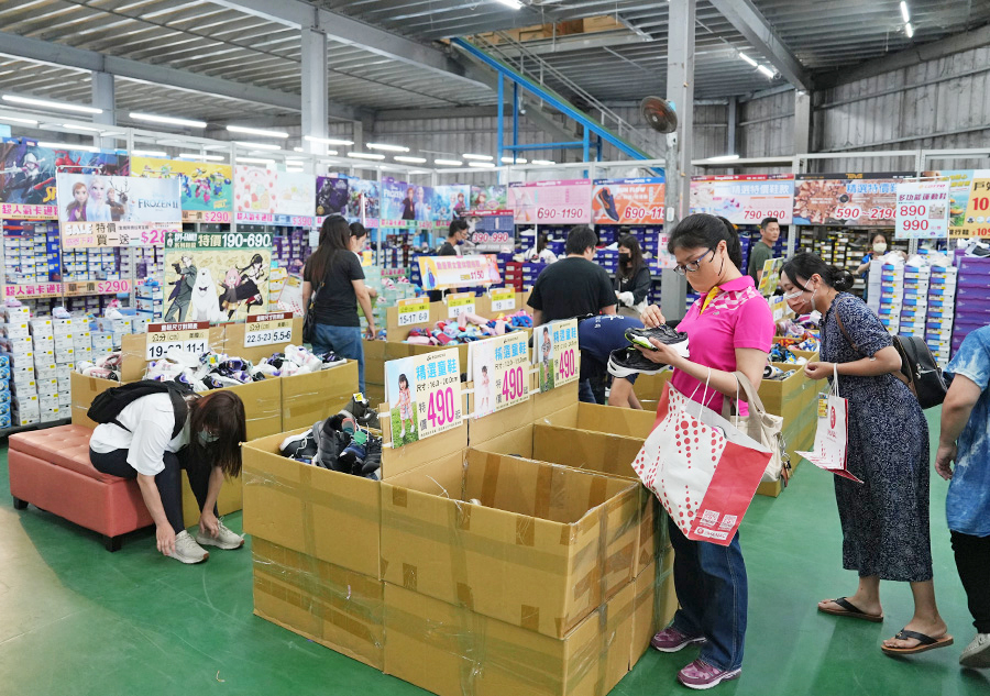 2025【凱英–台中特賣會】母親節戶外運動鞋衣感恩祭!機能運動鞋、卡通童鞋、登山健行鞋、涼拖鞋驚爆2折起! 4 2025【凱英–台中特賣會】母親節戶外運動鞋衣感恩祭!機能運動鞋、卡通童鞋、登山健行鞋、涼拖鞋驚爆2折起!