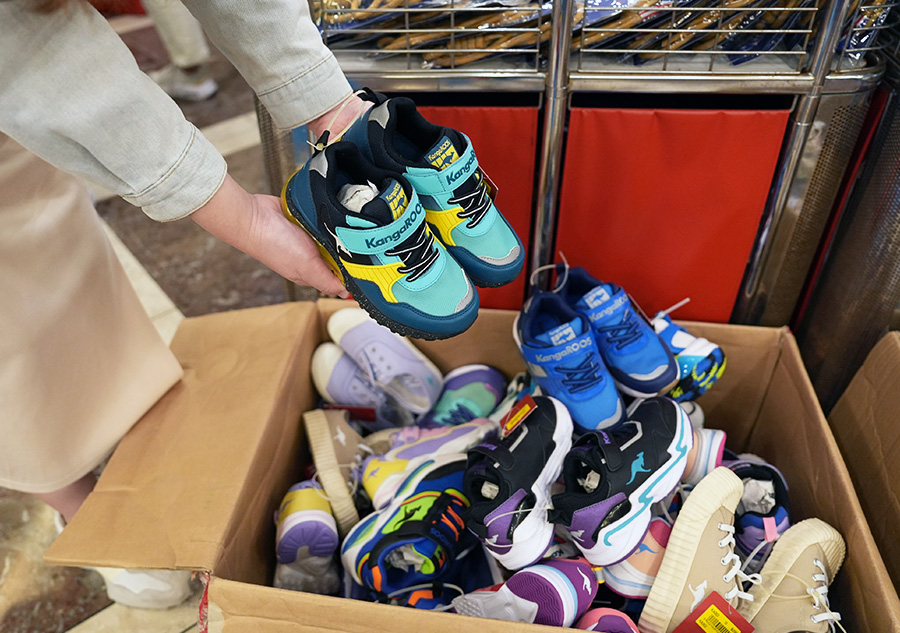 2025【UGG台北鞋特賣會】雪靴、穆勒鞋、運動鞋、涼拖鞋年終狂歡3折起！國際名品TEVA & KangaROOS強強聯手！