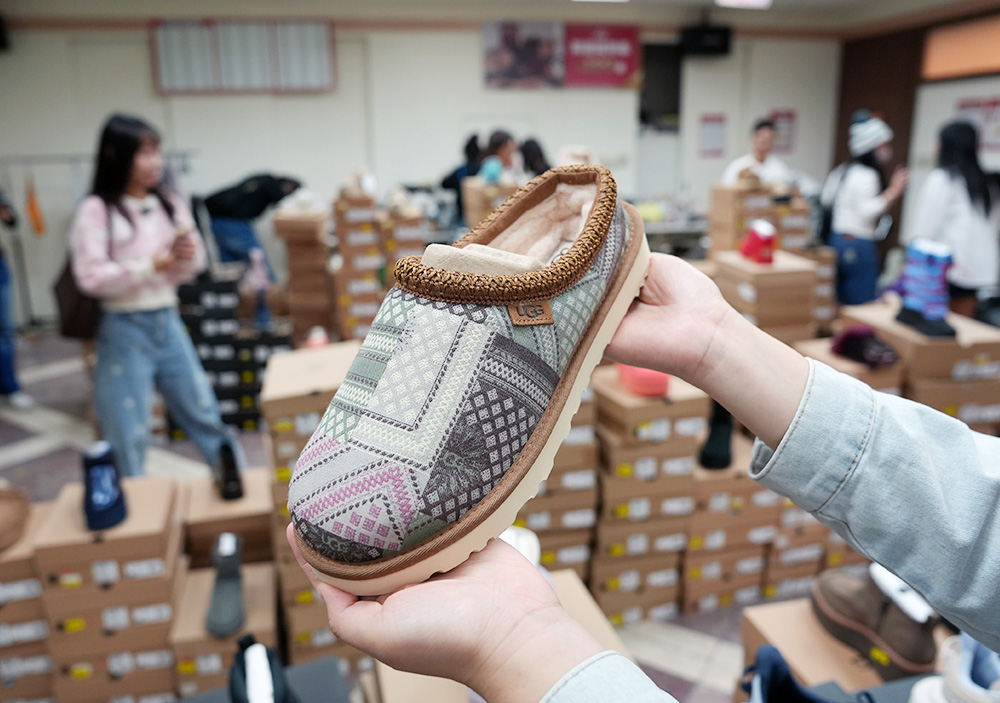 2025【UGG台北鞋特賣會】雪靴、穆勒鞋、運動鞋、涼拖鞋年終狂歡3折起！國際名品TEVA & KangaROOS強強聯手！