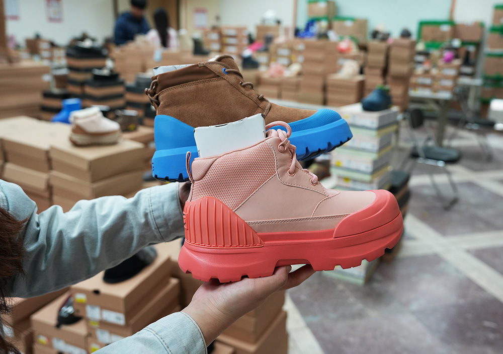 2025【UGG台北鞋特賣會】雪靴、穆勒鞋、運動鞋、涼拖鞋年終狂歡3折起！國際名品TEVA & KangaROOS強強聯手！