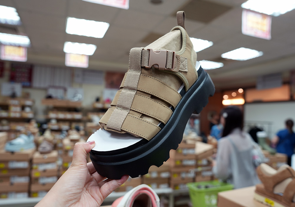 2026 國際名品【台北鞋特賣會】 UGG雪靴、穆勒鞋、運動鞋、涼拖鞋3折起!還有TEVA & KangaROOS強強聯手! 35 2026 國際名品【台北鞋特賣會】 UGG雪靴、穆勒鞋、運動鞋、涼拖鞋3折起!還有TEVA & KangaROOS強強聯手!